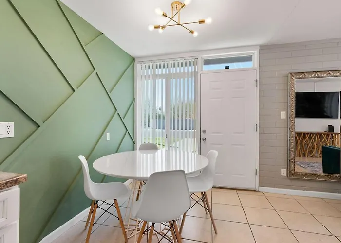 Apartment 2 Bedroom Uptown Phoenix