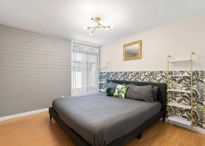 2 Bedroom Uptown Phoenix
