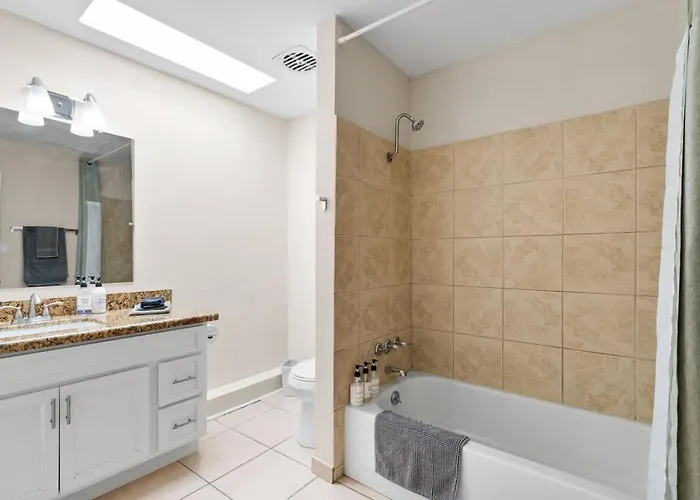 2 Bedroom Uptown * Phoenix