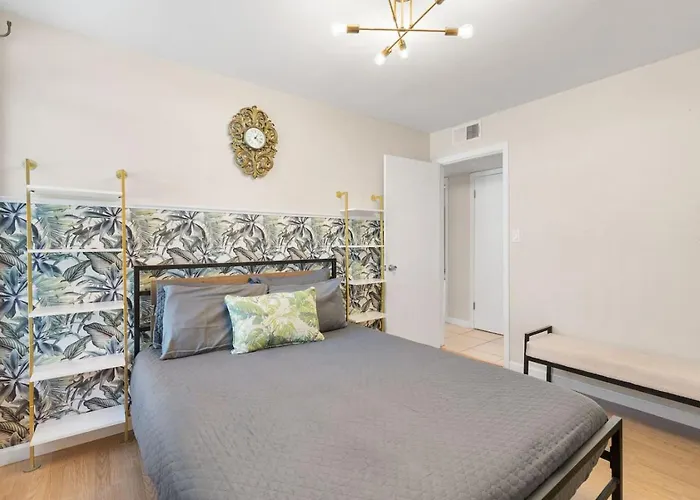 2 Bedroom Uptown