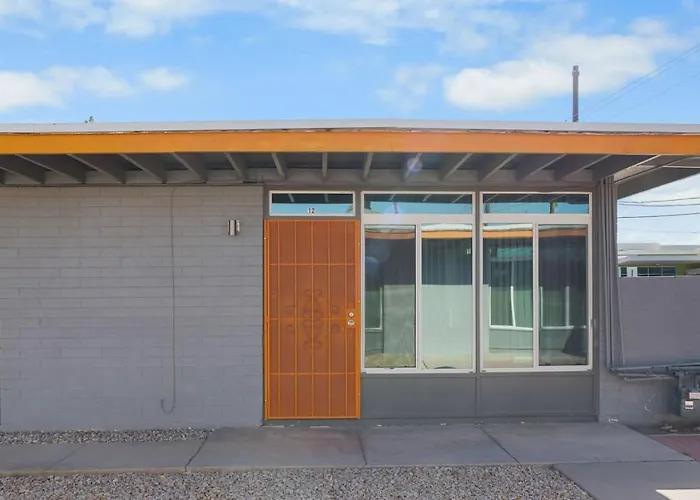 2 Bedroom Uptown Phoenix
